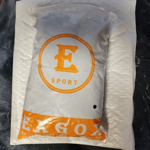 "Butt lift" leggings, as seen on Tik Tok. Black, size large. New with ta… - Picture 5 of 6